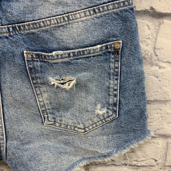 Utica Denim Floral Embroidered High Rise Raw Hem Shorts Size 4 - Picture 6 of 7